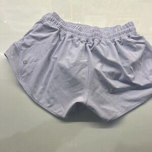 Lululemon Hotty Hot shorts size 8 2.5” low rise light purple/lavender
